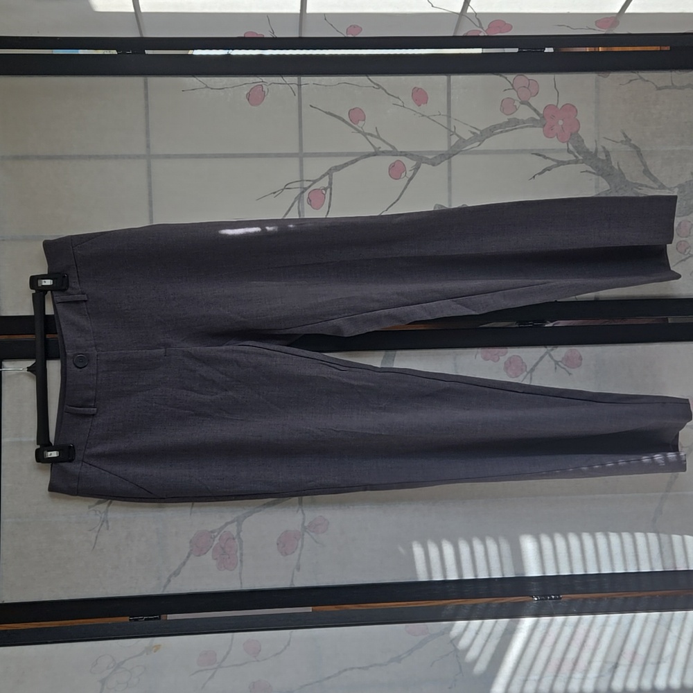 NWT Apt. 9 Straight Leg Stretchy Gray Pants Size 8